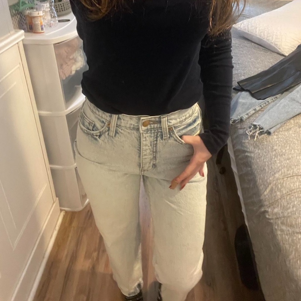Women's Light Blue Jeans - Picture 3 of 3